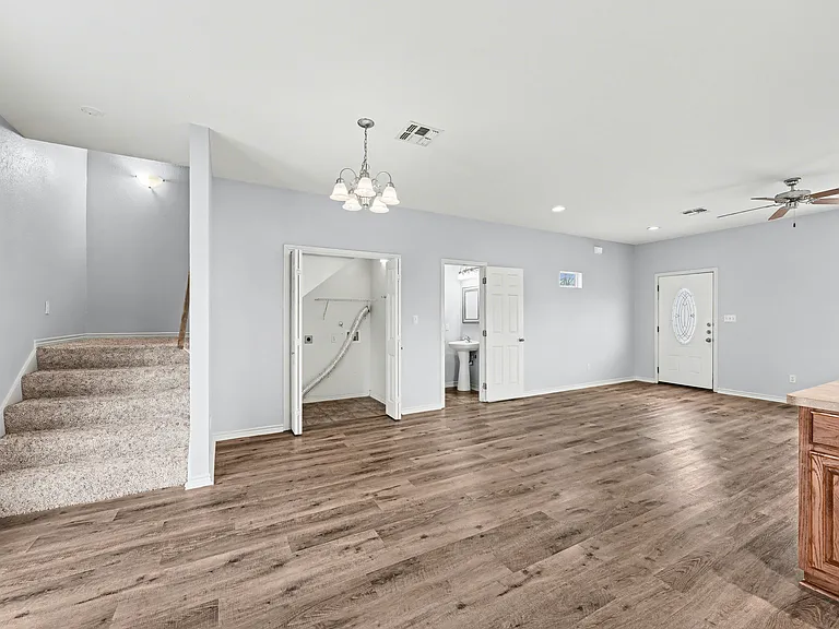 1124 N Penelope St — Photo 13