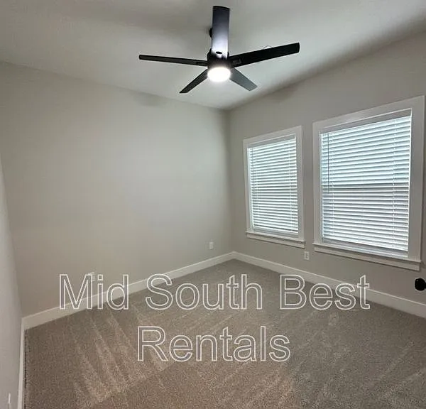 209 N Madison St — Photo 3