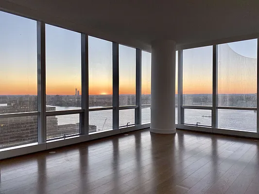 Rented by Gulia Wang, LREB | media 51