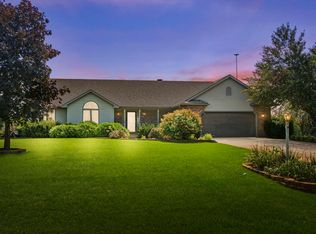417 Westlawn Dr, Ligonier, IN 46767