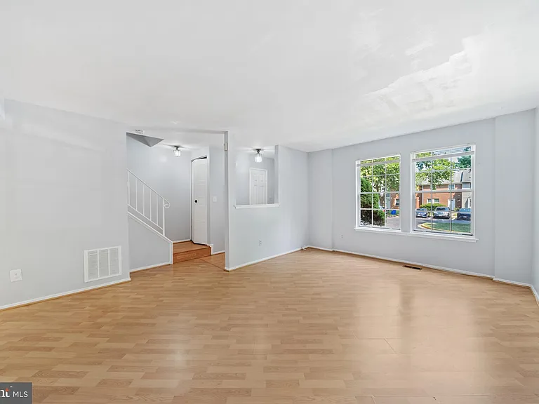 7767 Hiawatha Ln — Photo 15