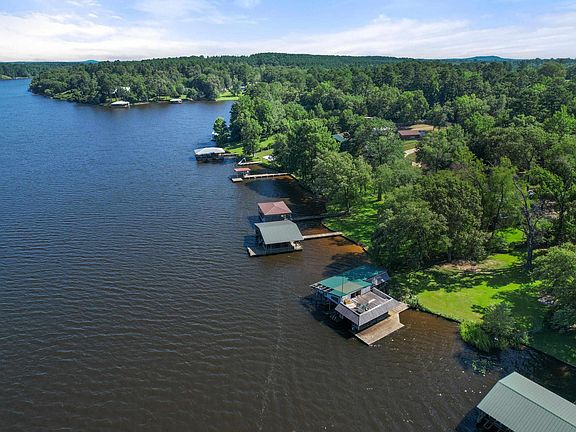 3rd image of 2109 E Lake Dr