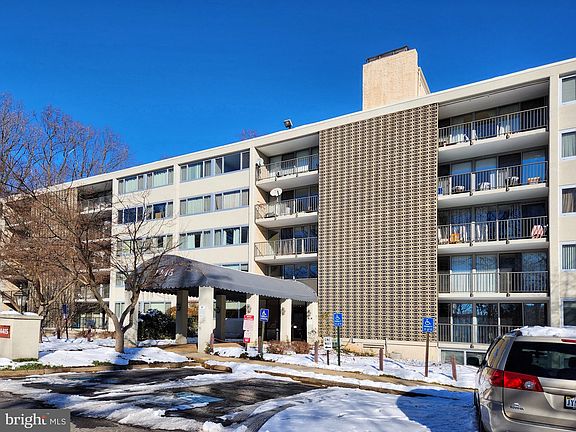 2nd image of 4415 Briarwood Ct N APT 45