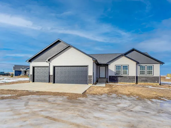 13636 Redwood Way NW, Williston, ND 58801