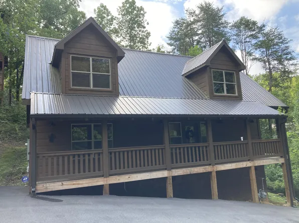 2809 Barefoot Pass Way, Pigeon Forge, TN 37863