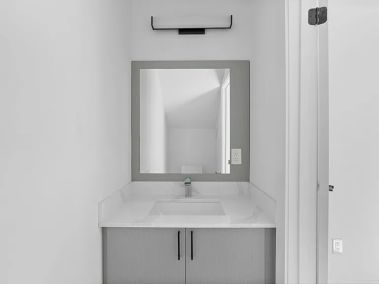 587 Oakwood Ave — Photo 93