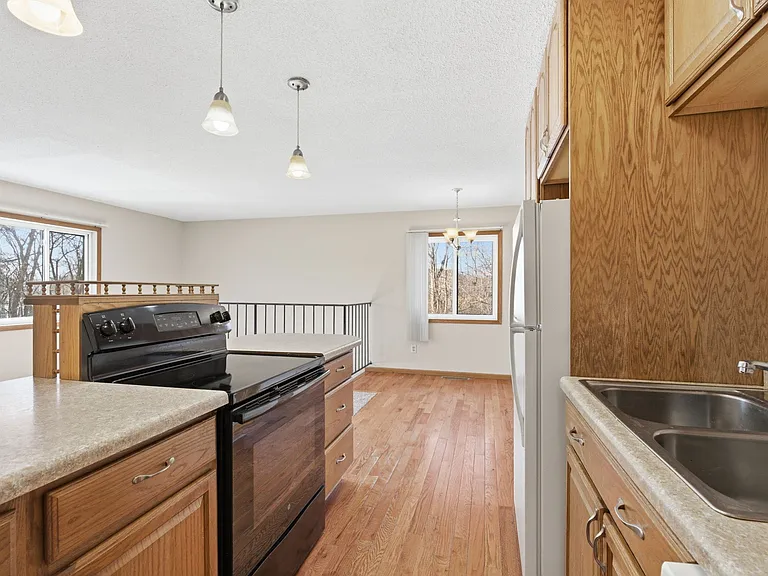 Griffin Court Apartments — Photo 10