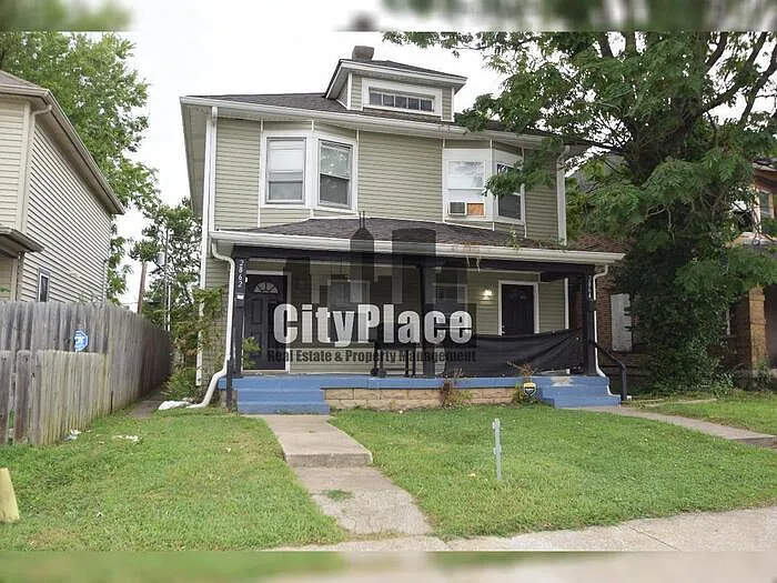 2862 Highland Pl — Photo 3