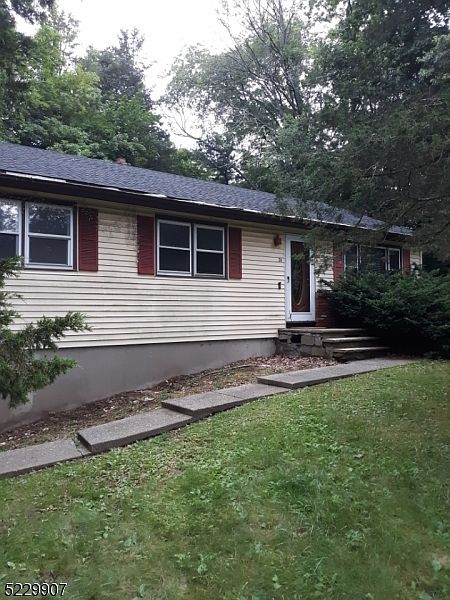 1st image of 211 Overlook Dr