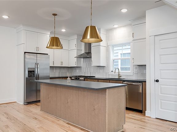 5th image of 916 W 35th St