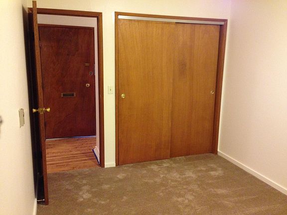3rd image of 9400 Ravenna Ave NE APT 2
