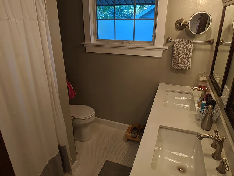 1812 W Lawn Ave — Photo 6