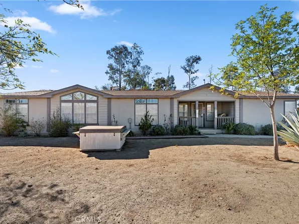 39876 San Ignacio Rd, Hemet, CA 92544