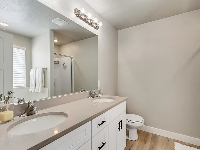 2299 E Woodbury Ln — Photo 11