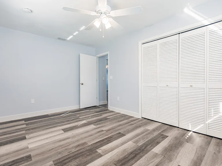 11065 Waterford Ave — Photo 16