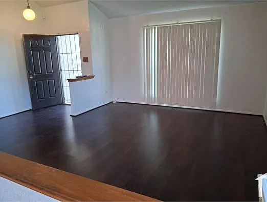 1103 Cowden Ct — Photo 6