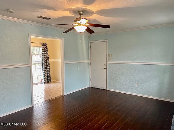 4th image of 1909 Westgate Pkwy