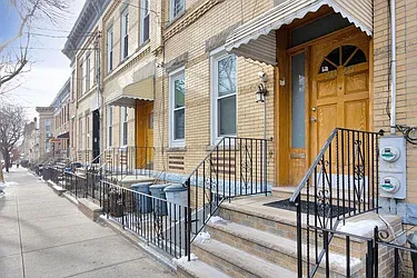 20-25 Linden Street  image 1 of 11