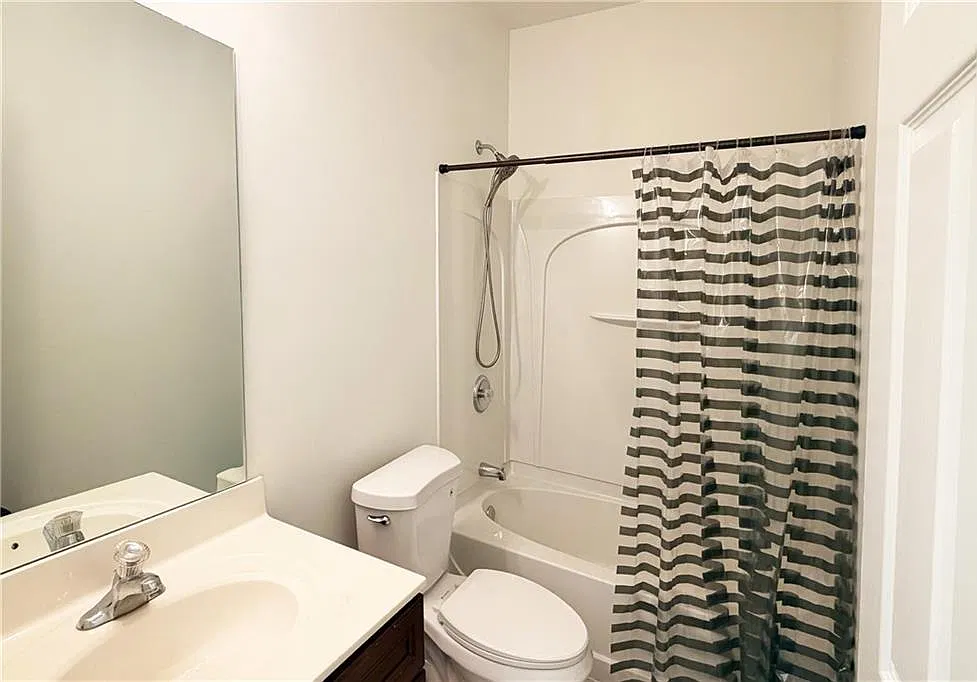 4 bed, 3.5 bath, 1796 sqft, $2,800 — Photo 3