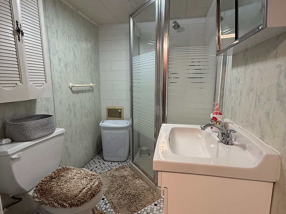 Full bathroom