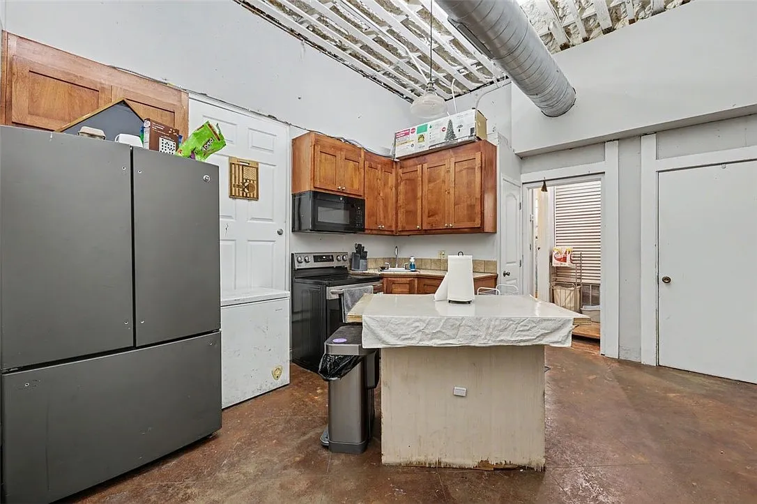 1 bed, 1.0 bath, 5822 sqft, $1,100 — Photo 4