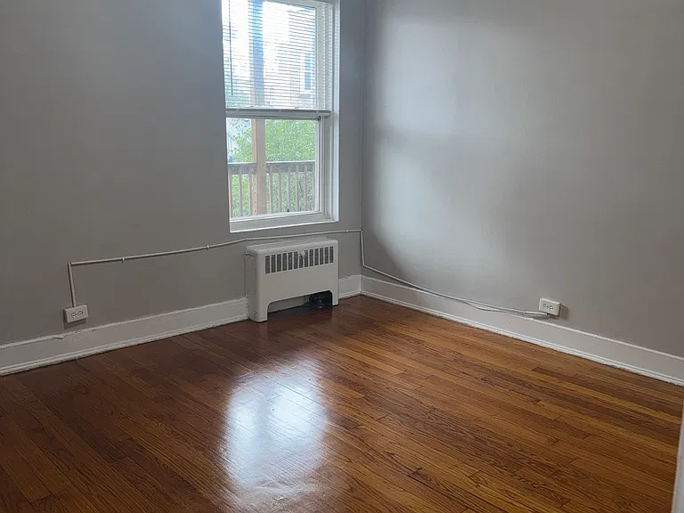 1957 W Lunt Ave #1/2-2 — Photo 6
