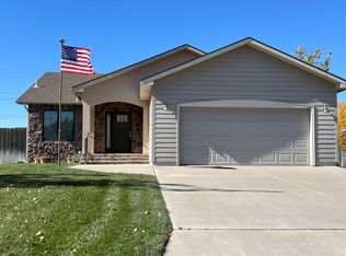 817 Ragan Rd, Dodge City, KS 67801