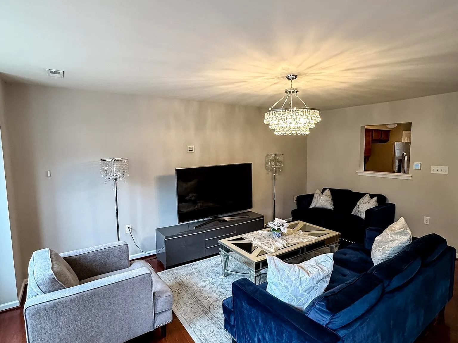 3 bed, 2.5 bath, $2,000 — Photo 4
