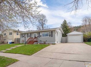 2216 Cruz Dr, Rapid City, SD 57702