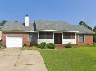 5037 Summer Ridge Rd, Fayetteville, NC 28303