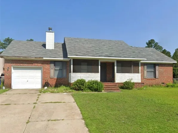 5037 Summer Ridge Rd, Fayetteville, NC 28303
