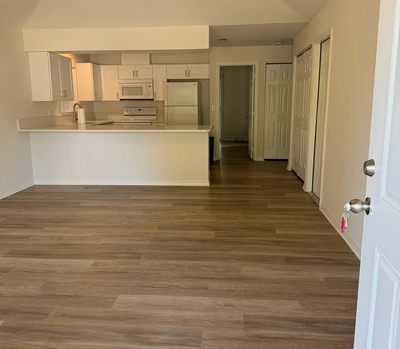 2 bed, 950 sqft, $1,850 — Photo 3