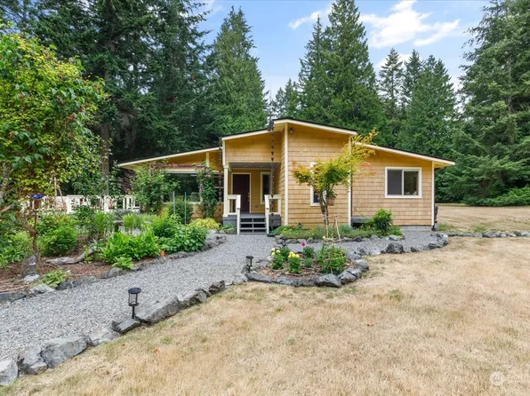 5823 Bob Galbreath Road, Clinton, WA 98236