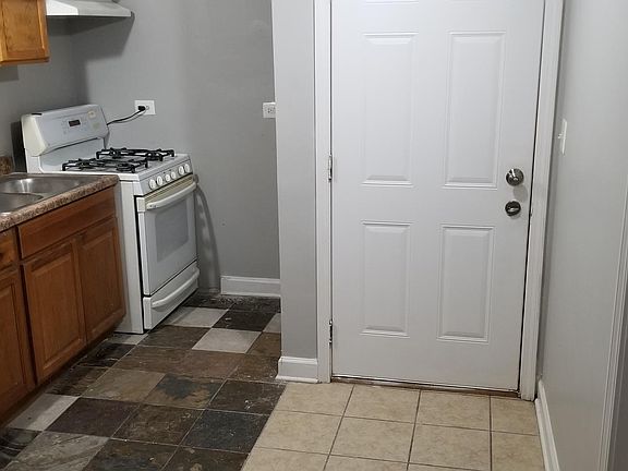 4th image of 1513 S Trumbull Ave
