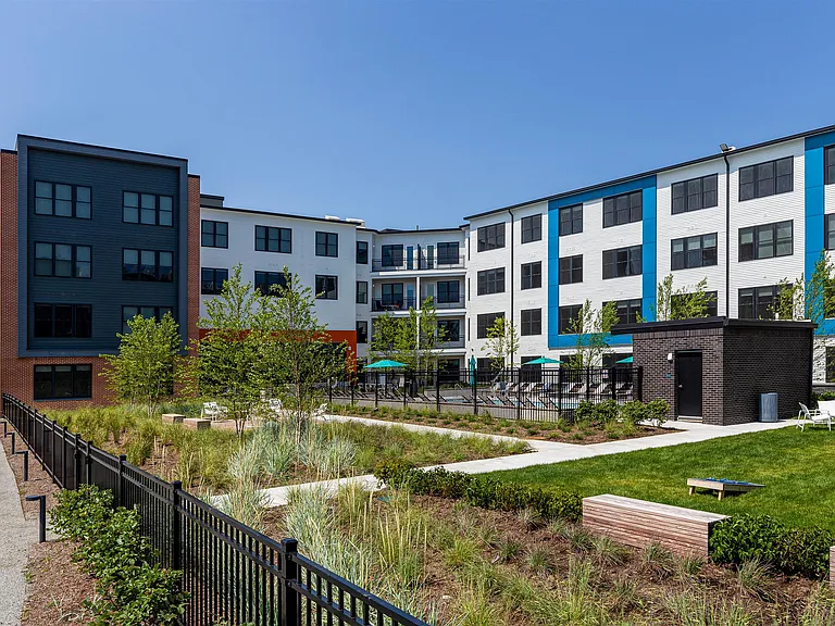 Parkway Apartments — Photo 14