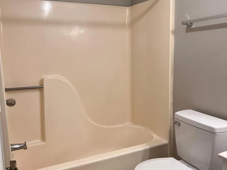 125 Parkway Dr — Photo 14