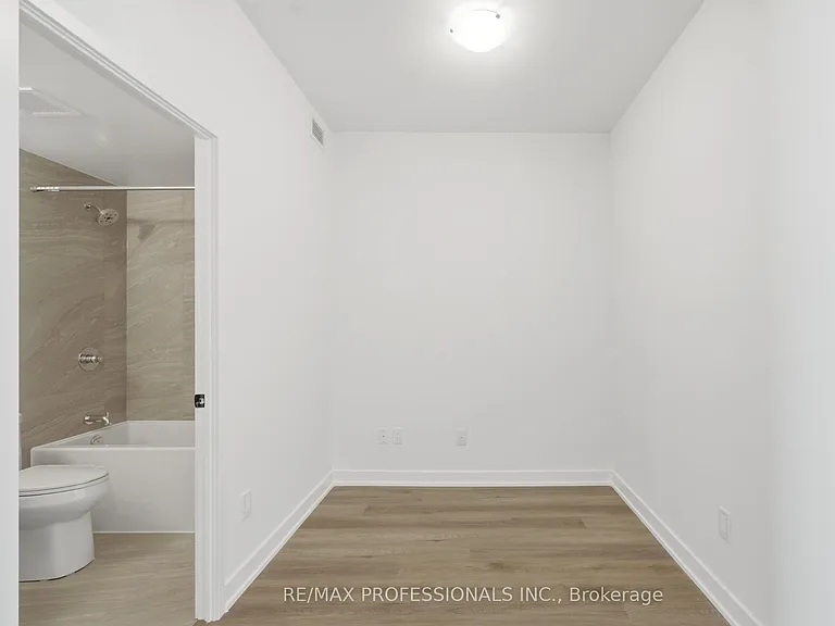 2075 Lakeshore Rd #2404 — Photo 2