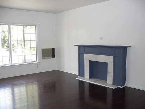 2nd image of 1612 Oxley St