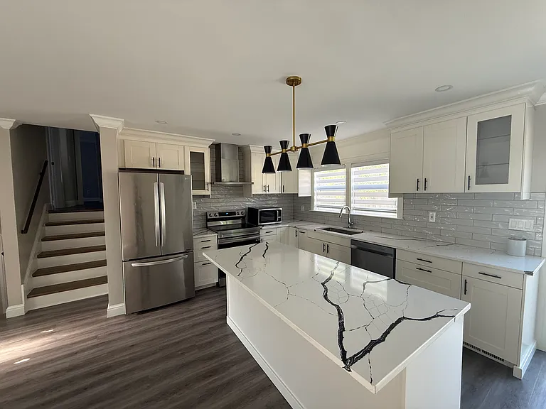 42780 Buckingham Dr — Photo 9
