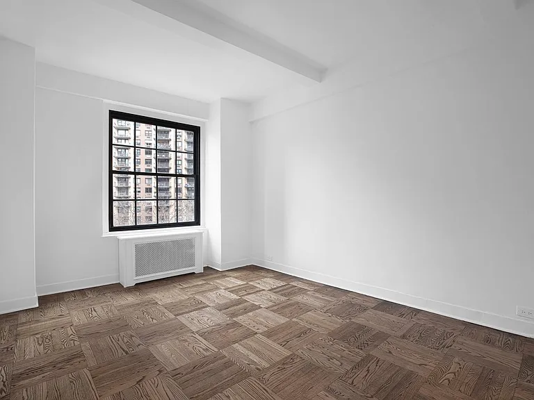 160 W 71st St #4U — Photo 3