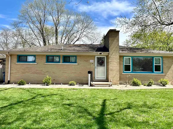 3250 S 1st St, Southern View, IL 62703