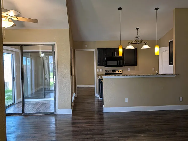 4423 Chapman St #2 — Photo 4