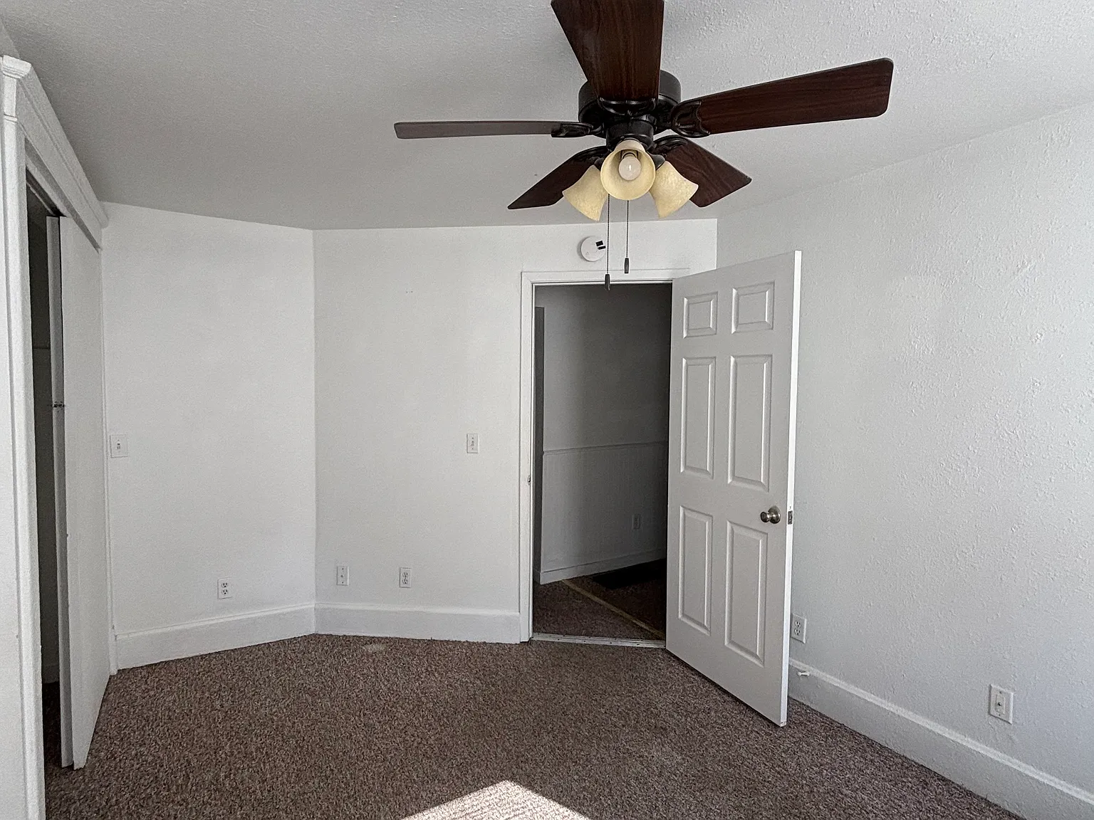 3 bed, $950 — Photo 4