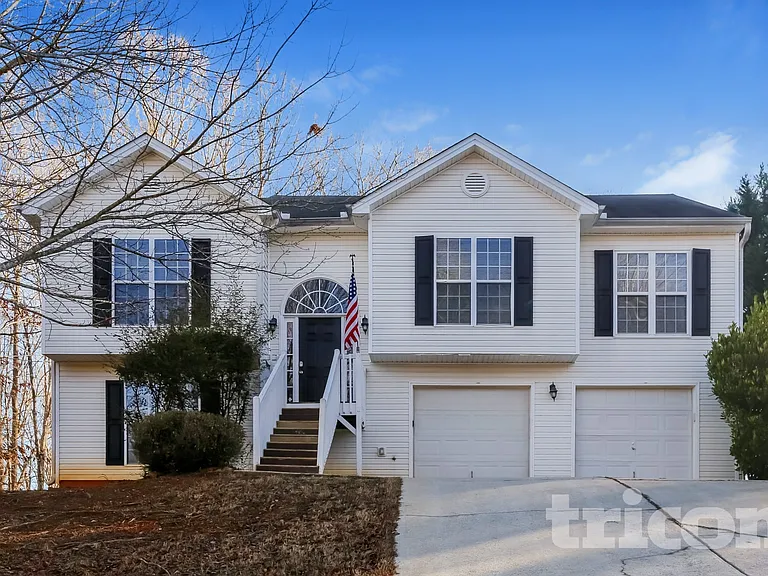 1619 Spring Hill Ct — Photo 1
