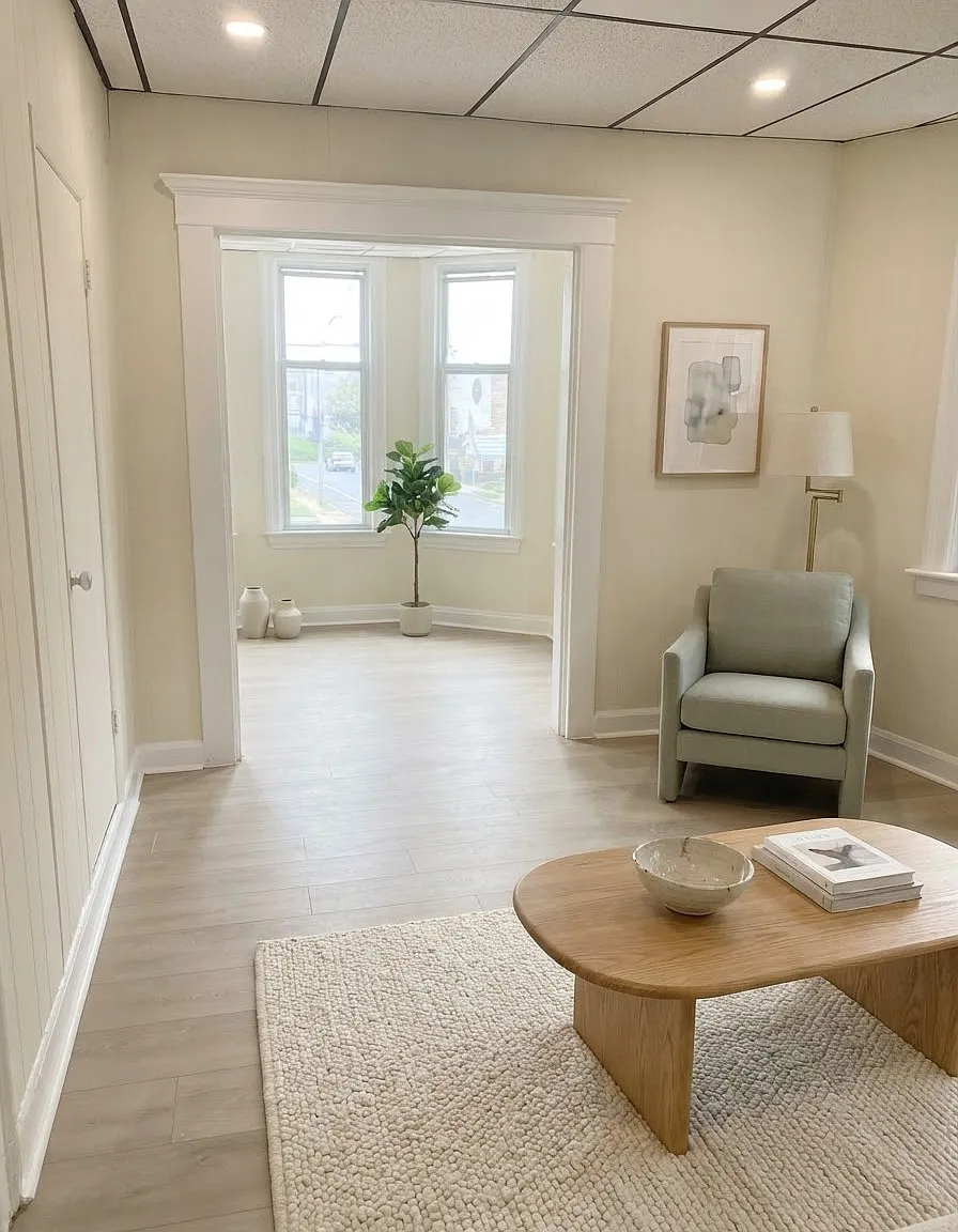 3 bed, 900 sqft, $2,700 — Photo 2