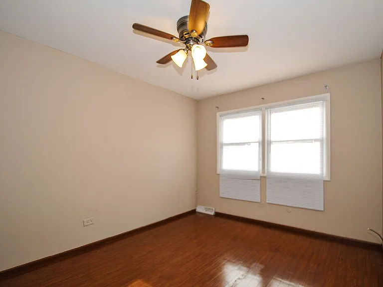 513 W Potter St — Photo 36
