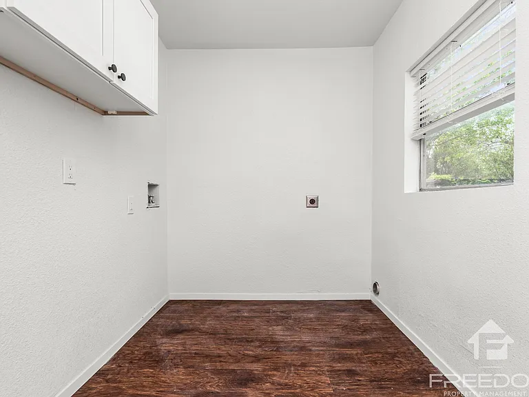 1824 Katy St — Photo 15
