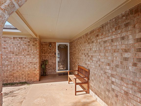 3rd image of 4611 Itasca St