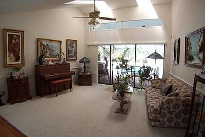 4th image of 2110 N Golfview Dr