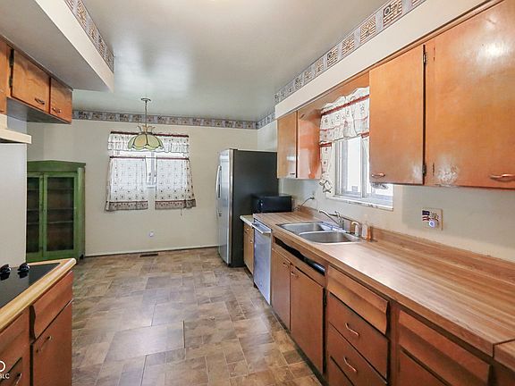 4th image of 2638 Neptune Ct